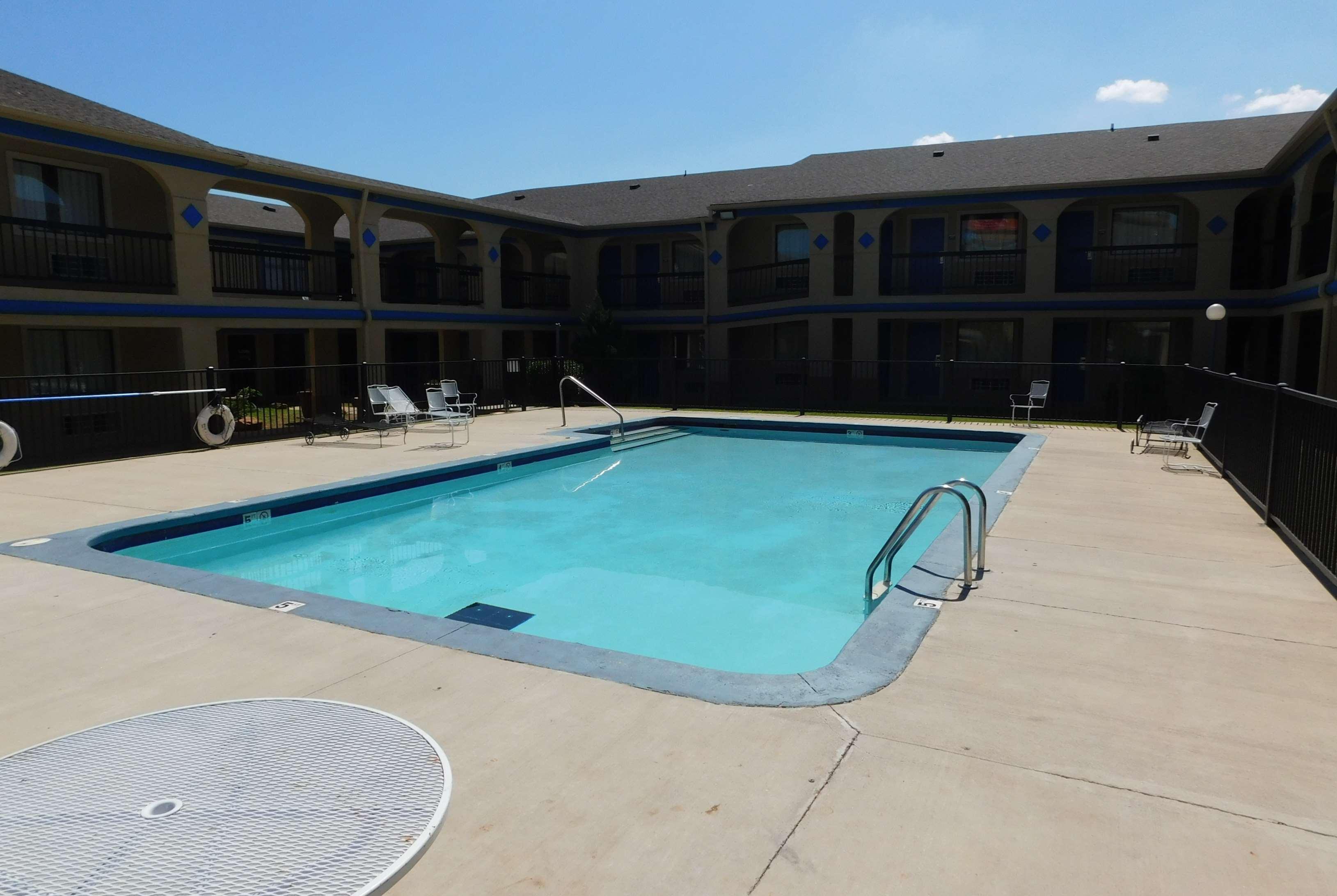 Days Inn By Wyndham Oklahoma City Nw Expressway Warr Acres Exterior foto